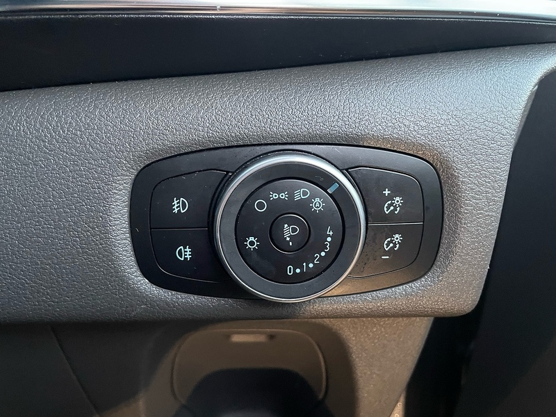 Ford 2.0 320 EcoBlue Titanium Minibus Double Cab 5dr Diesel Auto L2 Euro 6 (s/s) (130 ps)