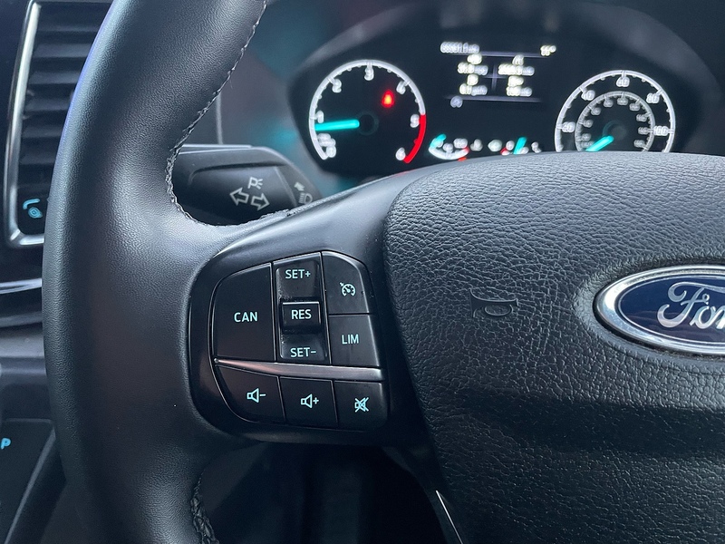 Ford 2.0 320 EcoBlue Titanium Minibus Double Cab 5dr Diesel Auto L2 Euro 6 (s/s) (130 ps)