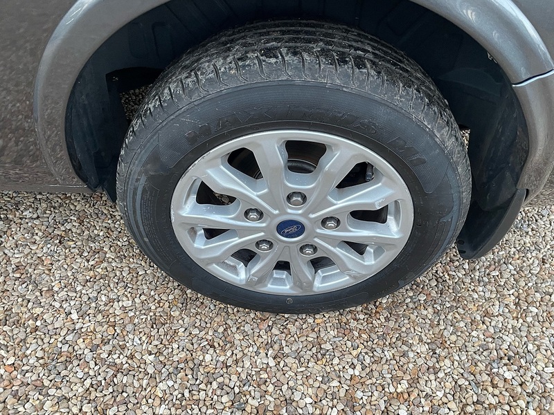 Ford 2.0 320 EcoBlue Titanium Minibus Double Cab 5dr Diesel Auto L2 Euro 6 (s/s) (130 ps)
