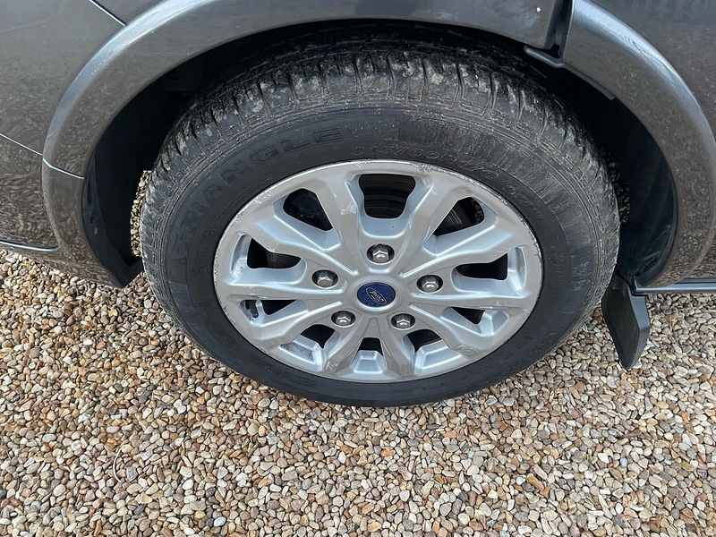 Ford 2.0 320 EcoBlue Titanium Minibus Double Cab 5dr Diesel Auto L2 Euro 6 (s/s) (130 ps)