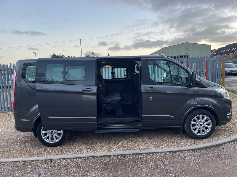 Ford 2.0 320 EcoBlue Titanium Minibus Double Cab 5dr Diesel Auto L2 Euro 6 (s/s) (130 ps)