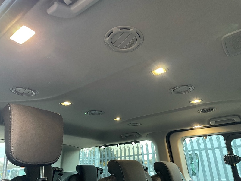 Ford 2.0 320 EcoBlue Titanium Minibus Double Cab 5dr Diesel Auto L2 Euro 6 (s/s) (130 ps)