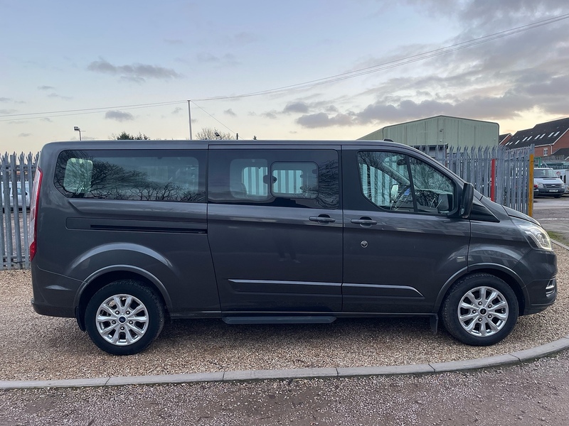 Ford 2.0 320 EcoBlue Titanium Minibus Double Cab 5dr Diesel Auto L2 Euro 6 (s/s) (130 ps)