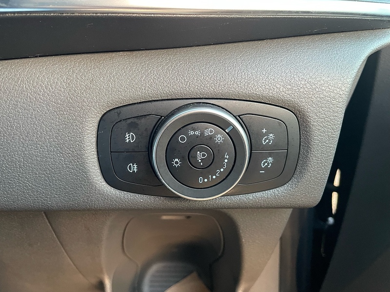 Ford 320 2.0 EcoBlue MHEV Titanium 9 SEAT MPV LWB MINIBUS