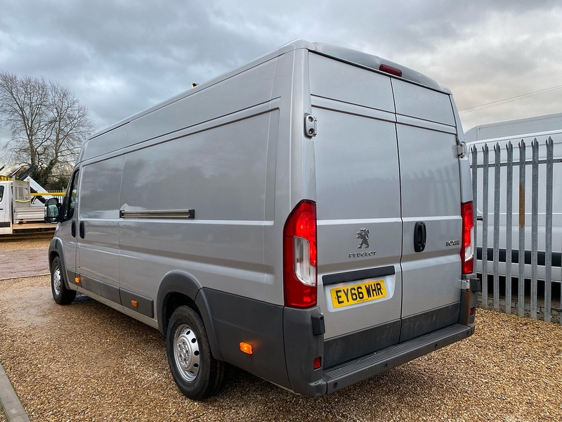 Peugeot 2.0 BlueHDI 435 Professional L4 H2 XLWB PANEL VAN