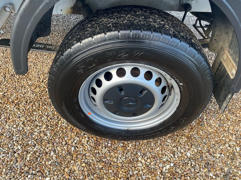 Mercedes-Benz 315 2.0 CDI Progressive L3 LWB 14FT DROPSIDE - WHITE