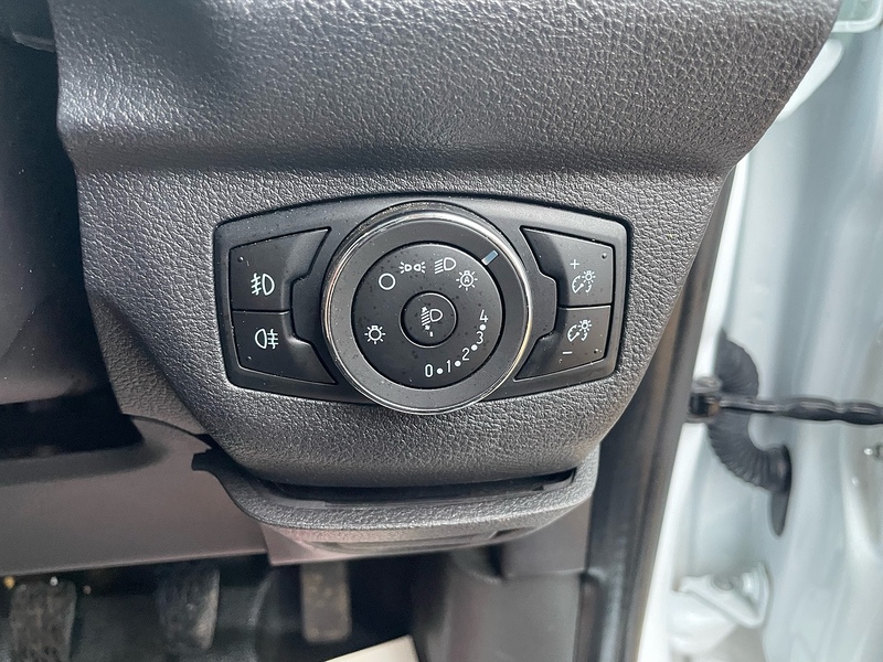 Ford 1.5 TDCi Limited L1 H1 SWB PANEL VAN - WHITE