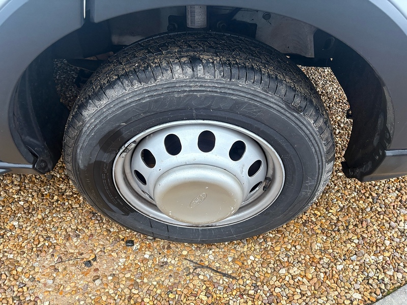 Ford 460 2.0 EcoBlue Leader L4 XLWB 17 SEATER MINIBUS - WHITE