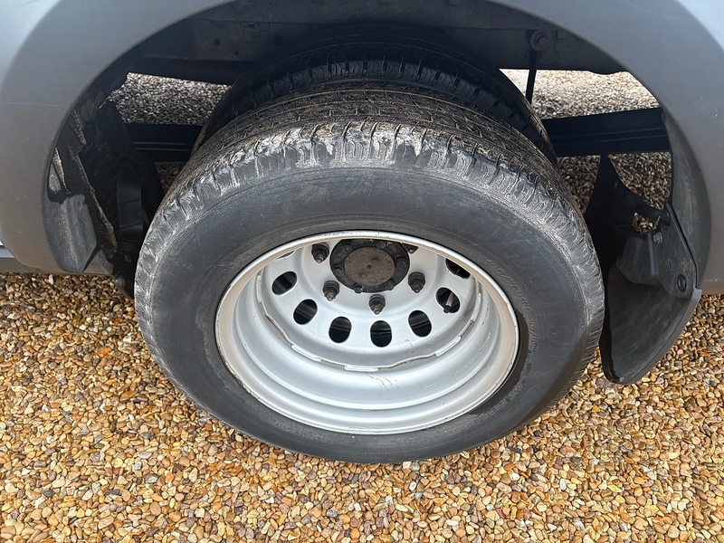 Ford 460 2.0 EcoBlue Leader L4 XLWB 17 SEATER MINIBUS - WHITE