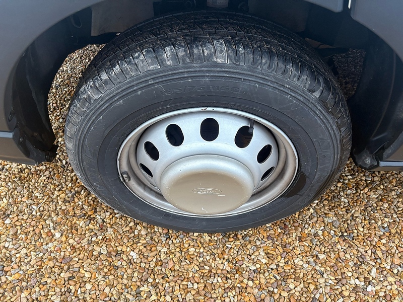 Ford 460 2.0 EcoBlue Leader L4 XLWB 17 SEATER MINIBUS - WHITE