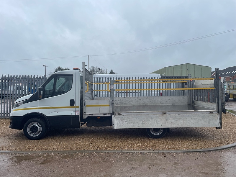 Iveco D HPI 14V 35S 3450 2.3 L3 LWB DROPSIDE TAIL LIFT - WHITE