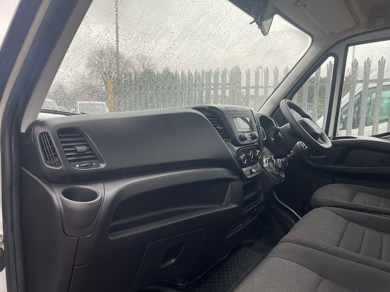 Iveco D HPI 14V 35S 3450 2.3 L3 LWB DROPSIDE TAIL LIFT - WHITE