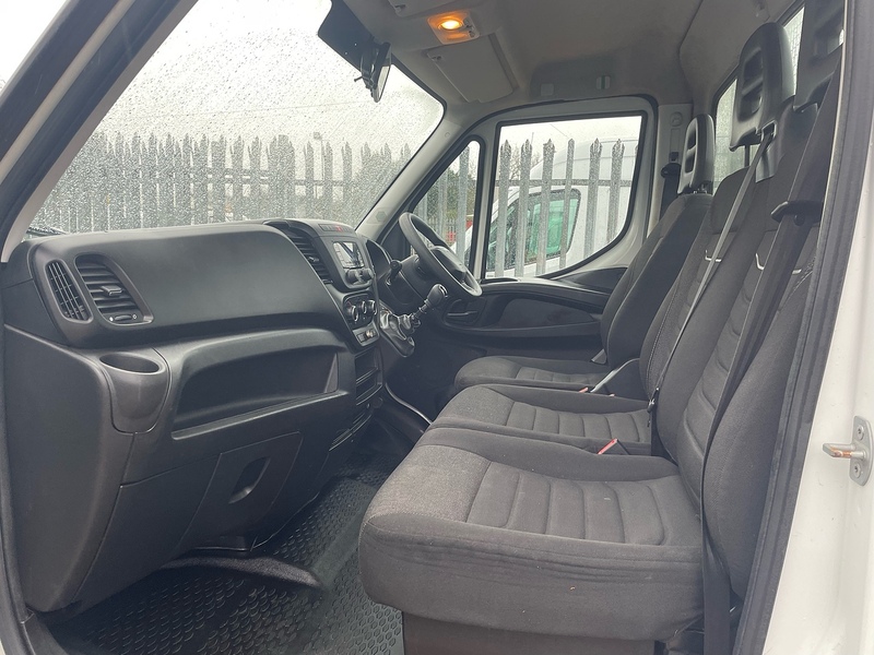 Iveco D HPI 14V 35S 3450 2.3 L3 LWB DROPSIDE TAIL LIFT - WHITE