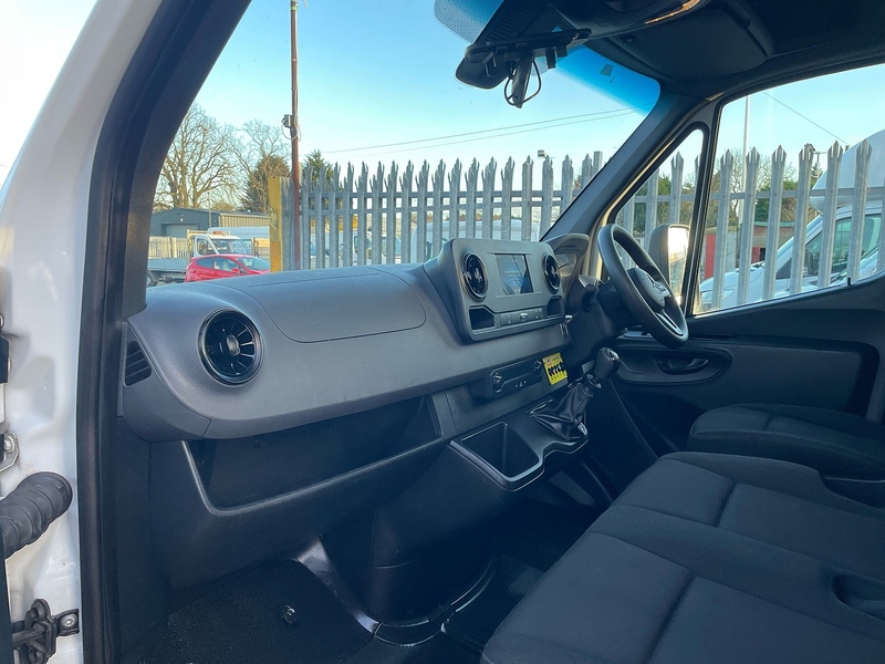 Mercedes-Benz 315 2.0 CDI Progressive L3 LWB DROPSIDE TAIL LIFT - WHITE