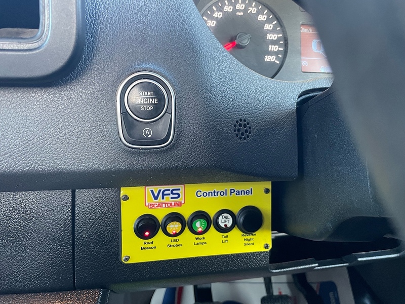 Mercedes-Benz 315 2.0 CDI Progressive L3 LWB DROPSIDE TAIL LIFT - WHITE