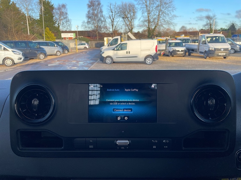 Mercedes-Benz 315 2.0 CDI Progressive L3 LWB DROPSIDE TAIL LIFT - WHITE