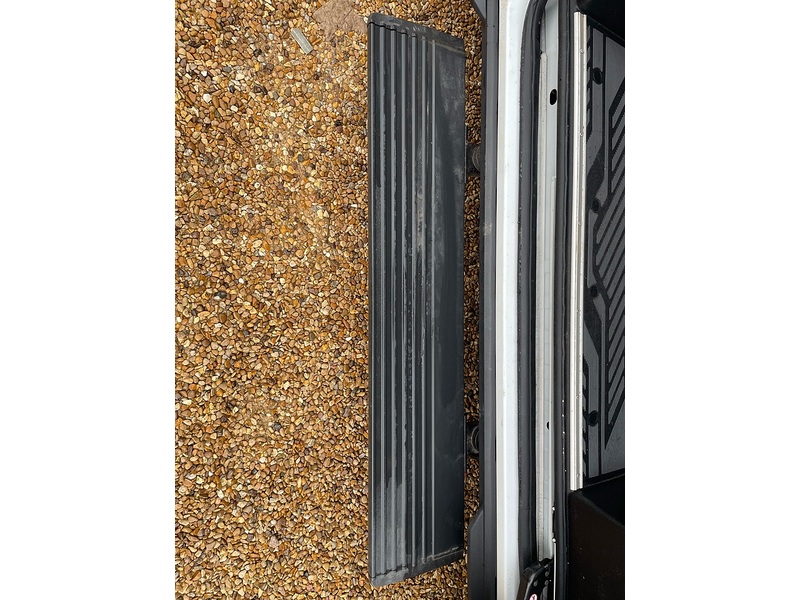 Ford 460 2.0 EcoBlue Leader L4 XLWB 17 SEATER MINIBUS - WHITE