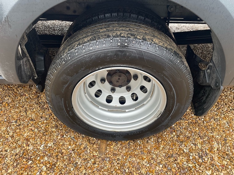 Ford 460 2.0 EcoBlue Leader L4 XLWB 17 SEATER MINIBUS - WHITE