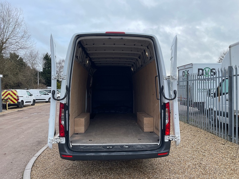Mercedes-Benz 315 2.0 CDI Progressive L3 LWB PANEL VAN - WHITE