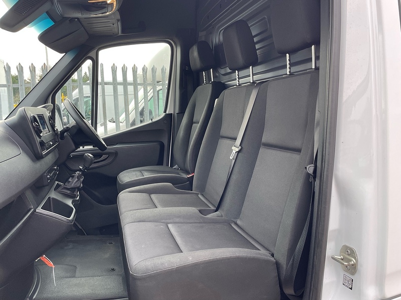Mercedes-Benz 315 2.0 CDI Progressive L3 LWB PANEL VAN - WHITE
