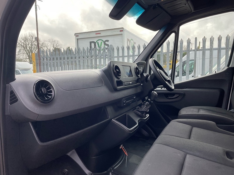 Mercedes-Benz 315 2.0 CDI Progressive L3 LWB PANEL VAN - WHITE