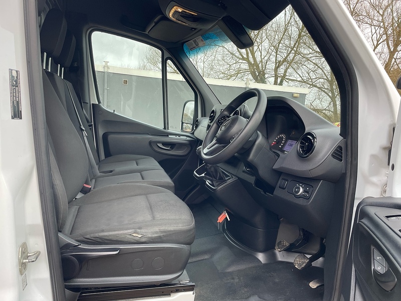 Mercedes-Benz 315 2.0 CDI Progressive L3 LWB PANEL VAN - WHITE