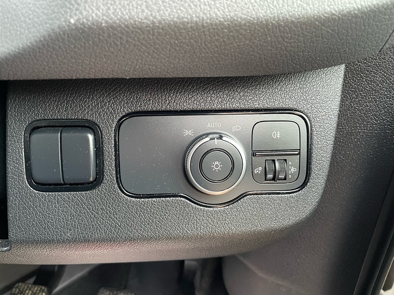 Mercedes-Benz 315 2.0 CDI Progressive L3 LWB PANEL VAN - WHITE