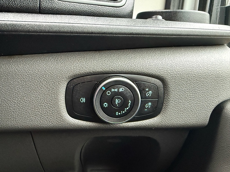 Ford 350 2.0 EcoBlue Leader L4 LWB LUTON VAN - TAIL LIFT