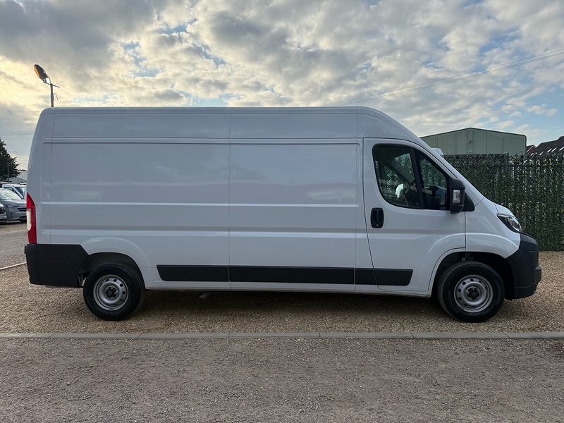 Peugeot 2.2 Blue HDi 335 Professional L3 H2 LWB PANEL VAN 2.2 5dr Panel Van Manual Diesel