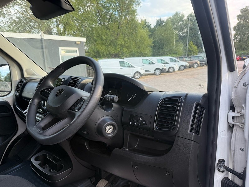 Peugeot 2.2 Blue HDi 335 Professional L3 H2 LWB PANEL VAN 2.2 5dr Panel Van Manual Diesel