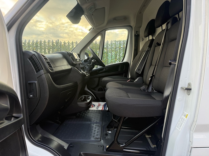 Peugeot 2.2 Blue HDi 335 Professional L3 H2 LWB PANEL VAN 2.2 5dr Panel Van Manual Diesel