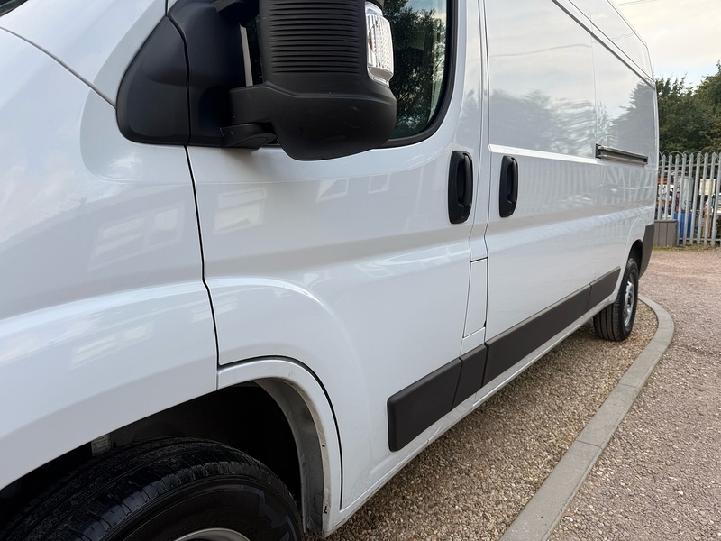 Peugeot 2.2 Blue HDi 335 Professional L3 H2 LWB PANEL VAN 2.2 5dr Panel Van Manual Diesel