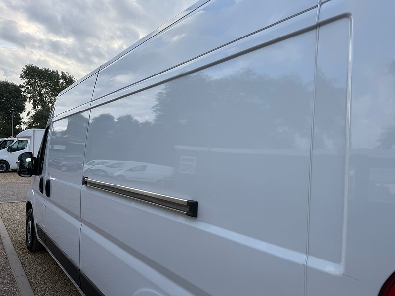 Peugeot 2.2 Blue HDi 335 Professional L3 H2 LWB PANEL VAN 2.2 5dr Panel Van Manual Diesel