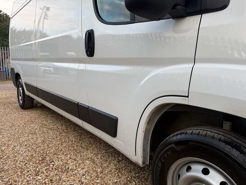 Peugeot 2.2 Blue HDi 335 Professional L3 H2 LWB PANEL VAN 2.2 5dr Panel Van Manual Diesel