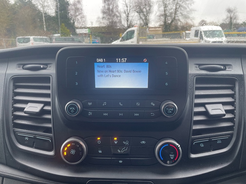 Ford 350 2.0 EcoBlue Leader L3 LWB LUTON VAN TAIL LIFT - WHITE