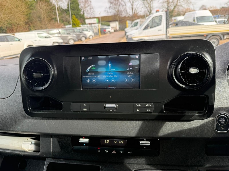 Mercedes-Benz 315 2.0 CDI Progressive L3 LWB DROPSIDE - WHITE