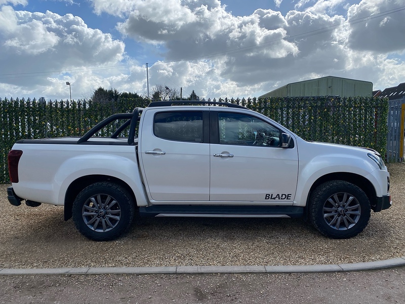 Isuzu 1.9 TD Blade Double Cab 4WD Pickup