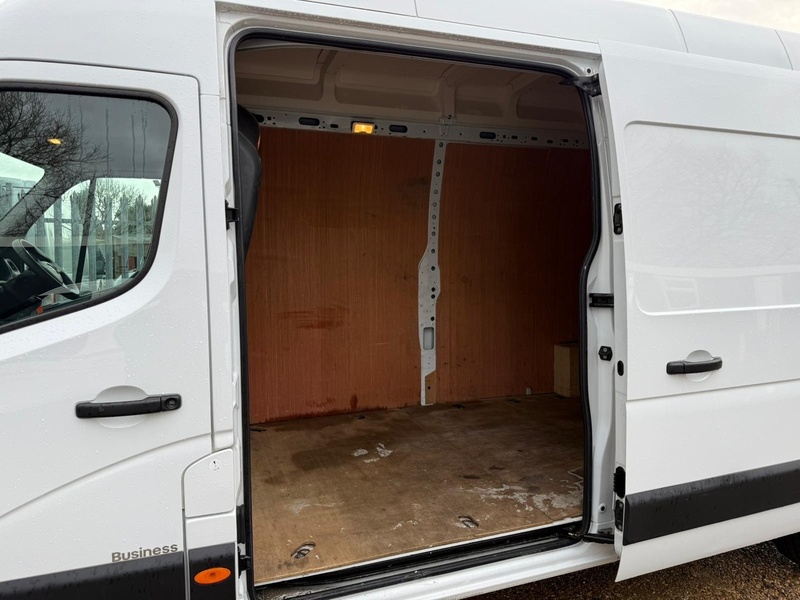 Renault dCi 35 Business 2.3 L3 LWB PANEL VAN - WHITE