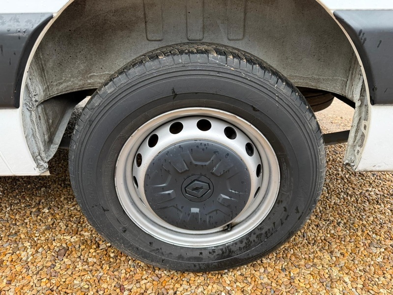 Renault dCi 35 Business 2.3 L3 LWB PANEL VAN - WHITE