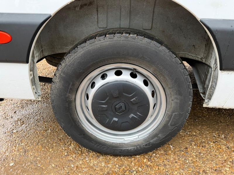 Renault dCi 35 Business 2.3 L3 LWB PANEL VAN - WHITE