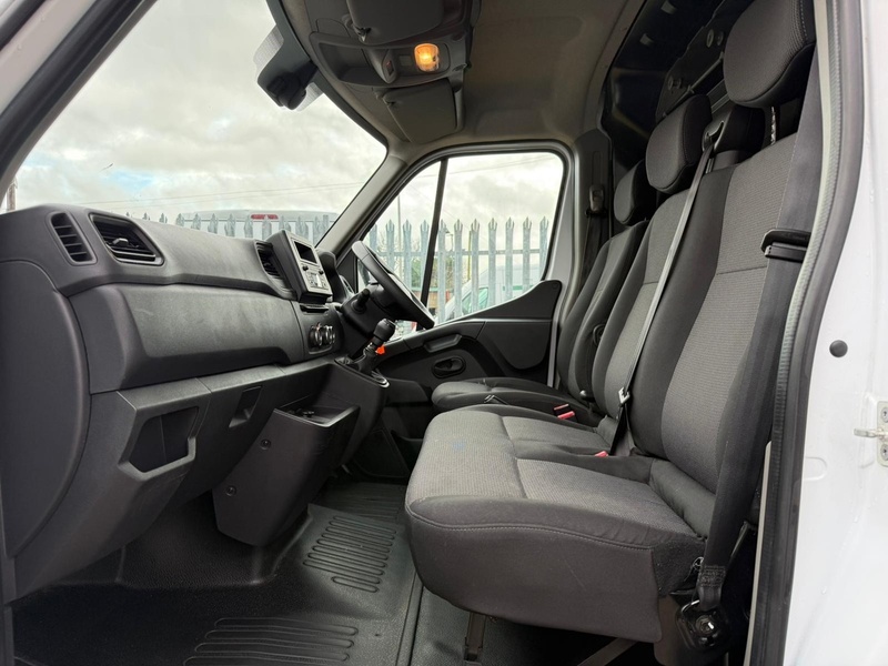 Renault dCi 35 Business 2.3 L3 LWB PANEL VAN - WHITE