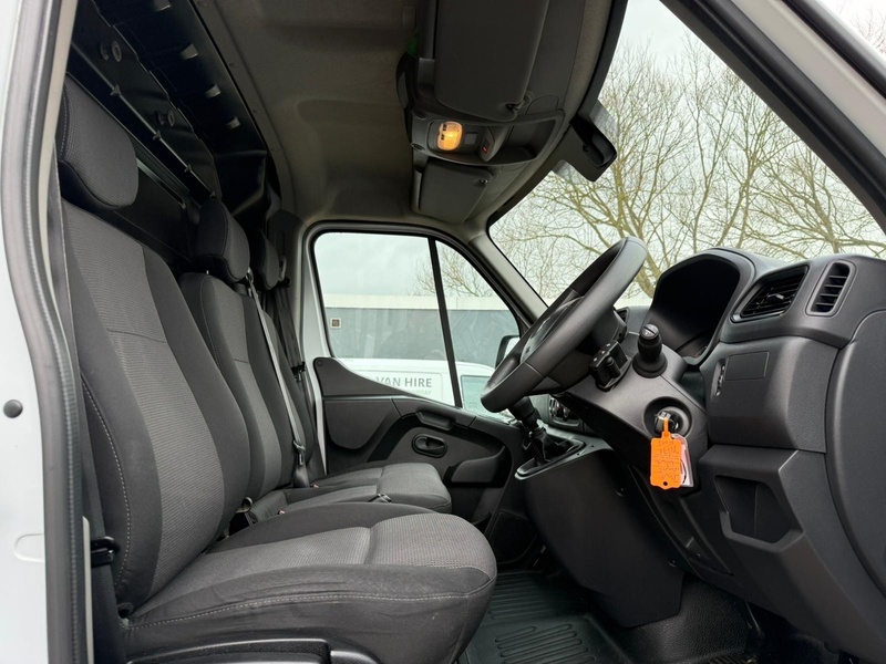 Renault dCi 35 Business 2.3 L3 LWB PANEL VAN - WHITE