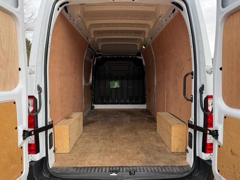 Renault dCi 35 Business 2.3 L3 LWB PANEL VAN - WHITE