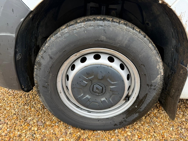 Renault dCi 35 Business 2.3 L3 LWB PANEL VAN - WHITE