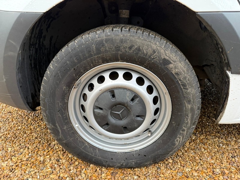 Mercedes-Benz 314 2.1 CDI Progressive L3 LWB LOW LOADER - WHITE 2.1 2dr Luton Van Manual Diesel