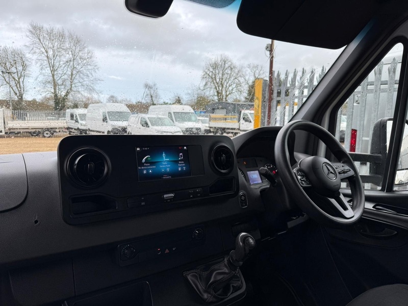 Mercedes-Benz 314 2.1 CDI Progressive L3 LWB LOW LOADER - WHITE 2.1 2dr Luton Van Manual Diesel