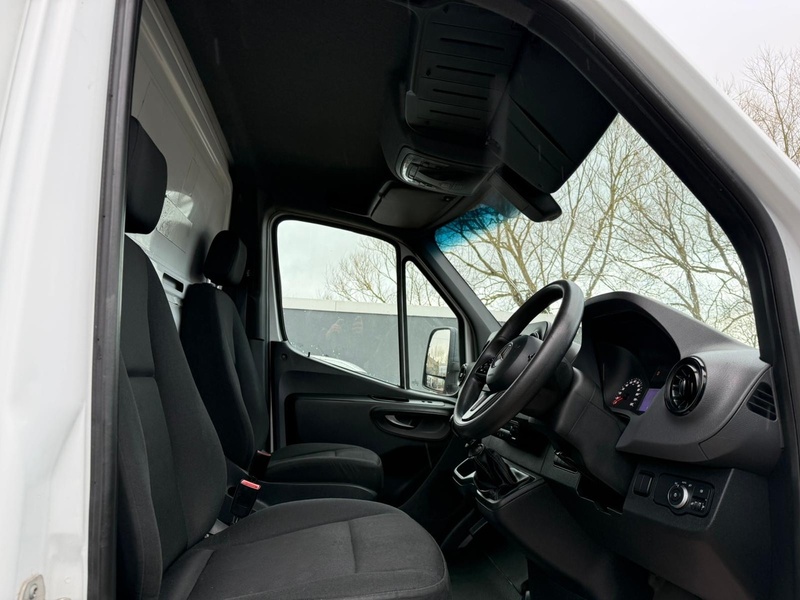 Mercedes-Benz 314 2.1 CDI Progressive L3 LWB LOW LOADER - WHITE 2.1 2dr Luton Van Manual Diesel