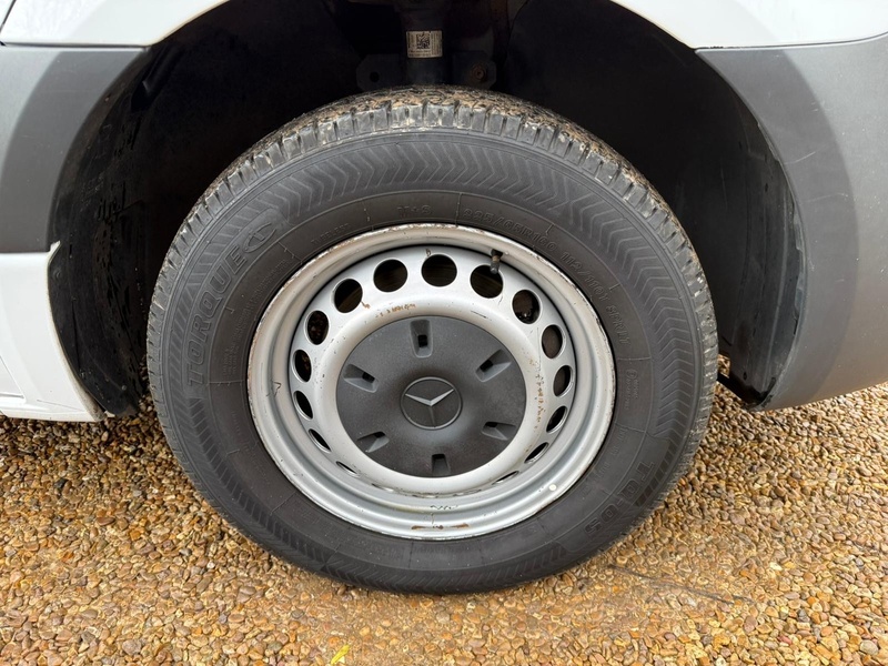 Mercedes-Benz 314 2.1 CDI Progressive L3 LWB LOW LOADER - WHITE 2.1 2dr Luton Van Manual Diesel