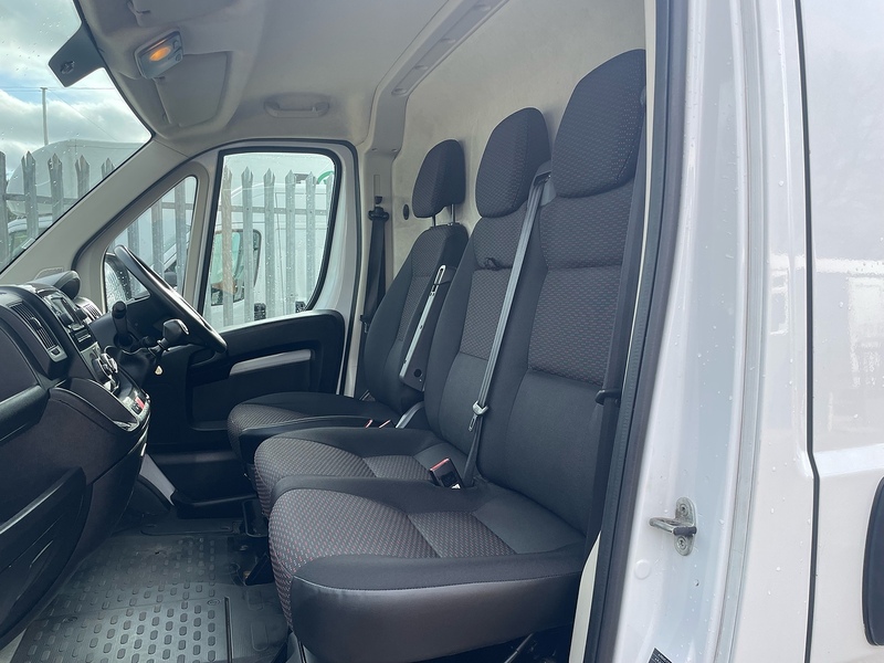 Citroen 2.2 BlueHDi 35 Enterprise L4 XLWB PANEL VAN - WHITE