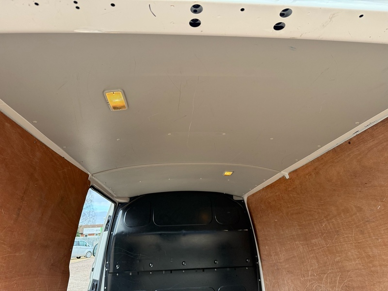 Volkswagen TDI T28 BlueMotion Tech StartlineB 2.0 L2 LWB H1 LWB PANEL VAN - WHITE